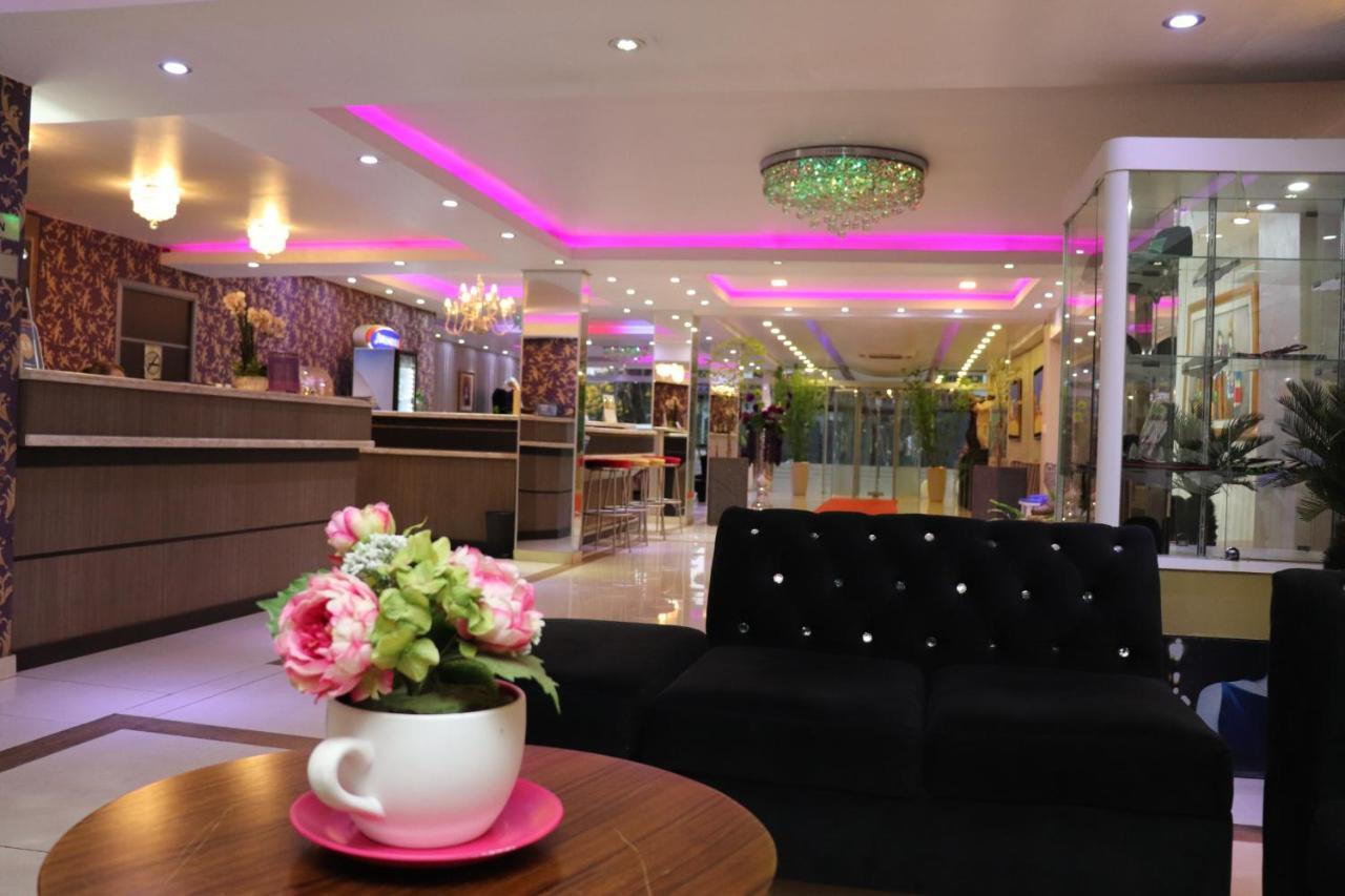 Luxsur Hotel Encarnación Buitenkant foto