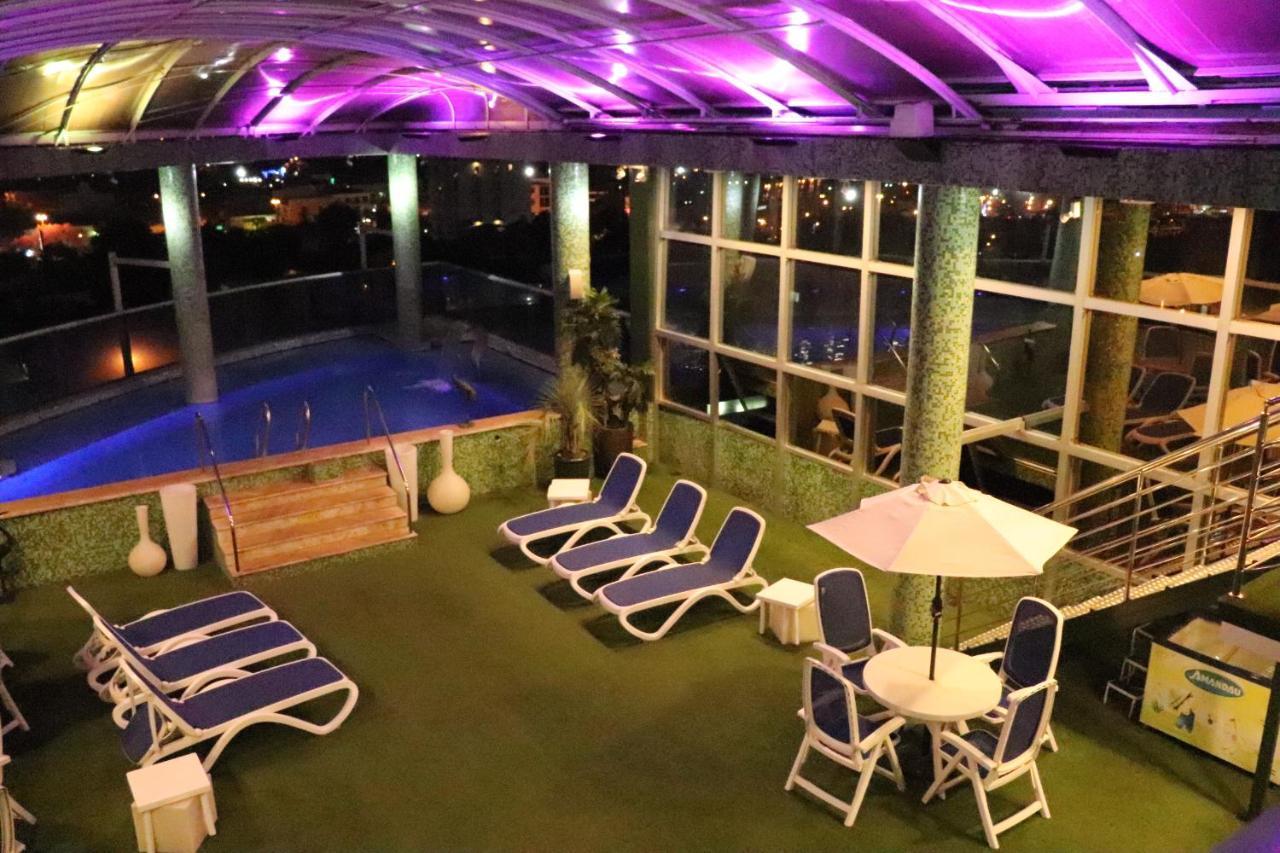 Luxsur Hotel Encarnación Buitenkant foto